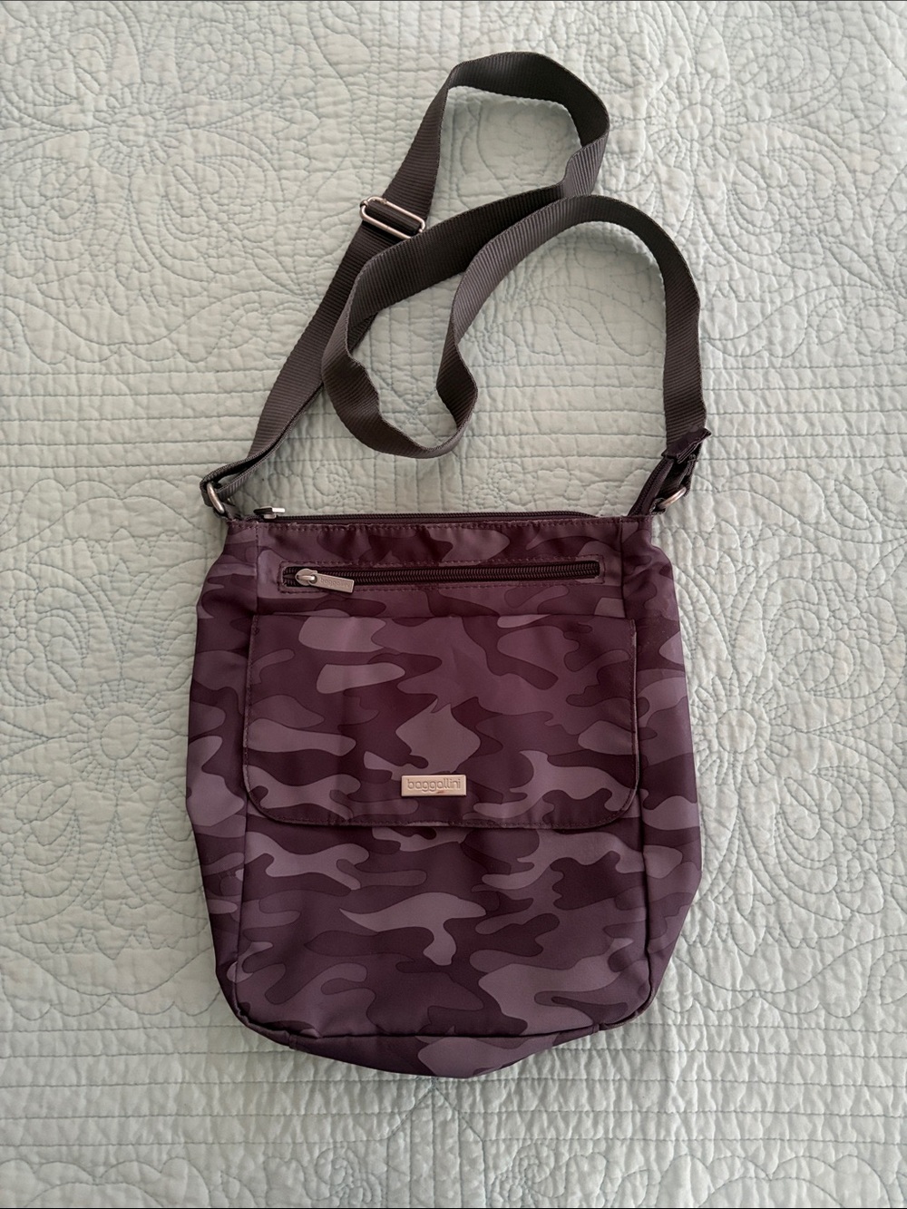 Baggallini Gray Camo Crossbody Bag